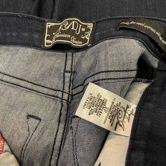 Not Your Daughter's Jeans Women's Dark Denim Straight Jeans - Size 2P - Picture 5 of 5